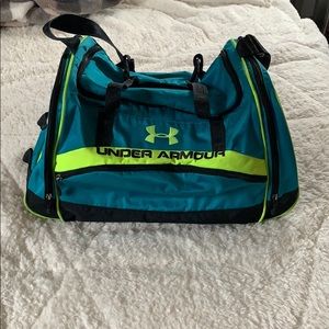 Under Armour duffle/gym bag!!